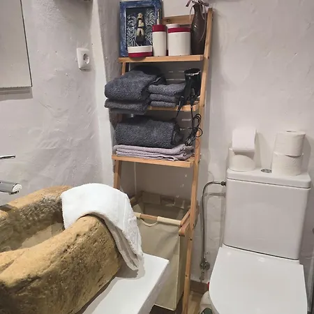 Golden Village * Эштомбар